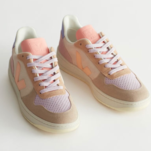 Brand new Veja V-10 sneakers EU 40 US 9 - Picture 1 of 6